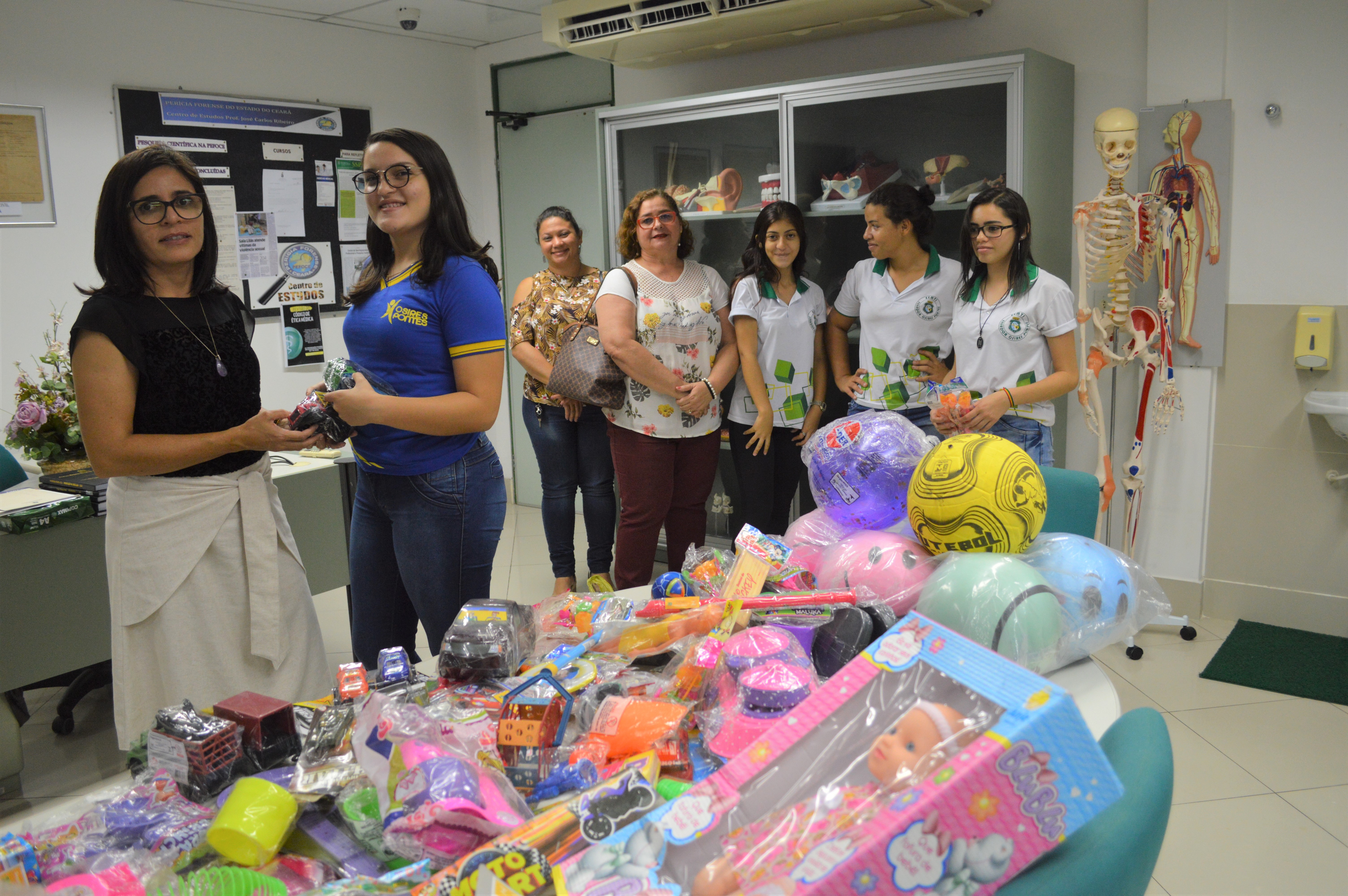 Namca recebe brinquedos de alunos de escola pública que organizaram gincana solidária em prol das crianças vítimas de violência