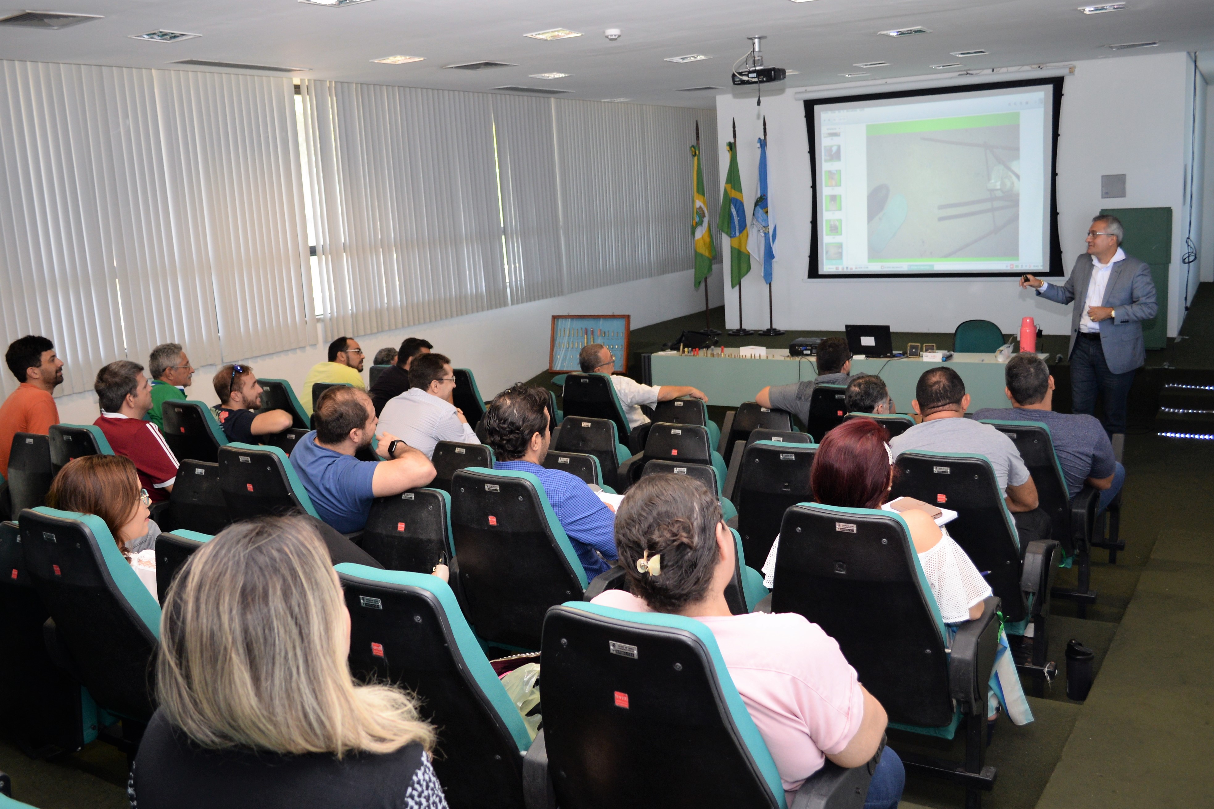 Aesp promove curso de identificação de ferimentos a bala e mortes por asfixia mecânica para servidores da Pefoce