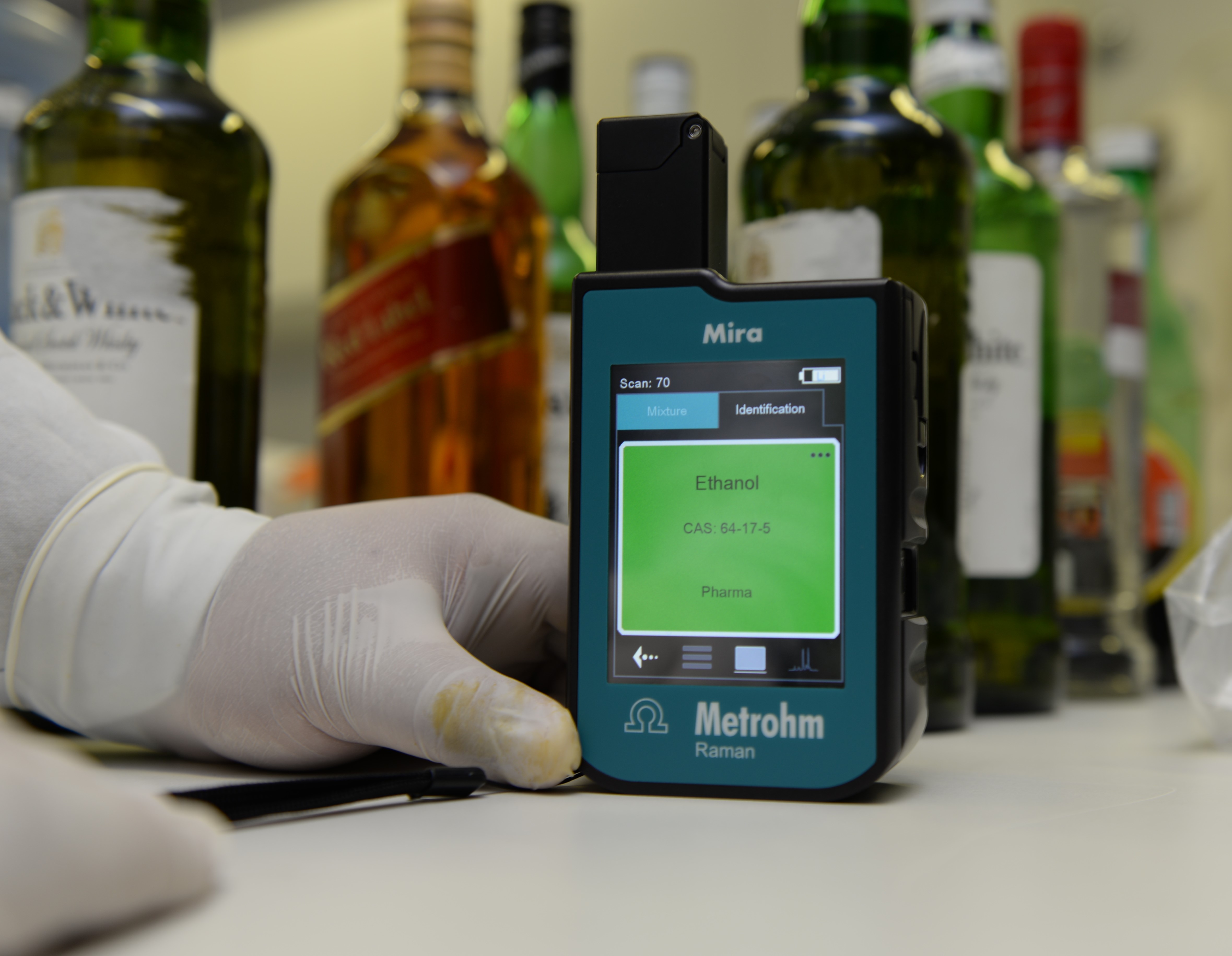 Pefoce identifica bebidas falsificadas com componentes que podem causar riscos à saúde